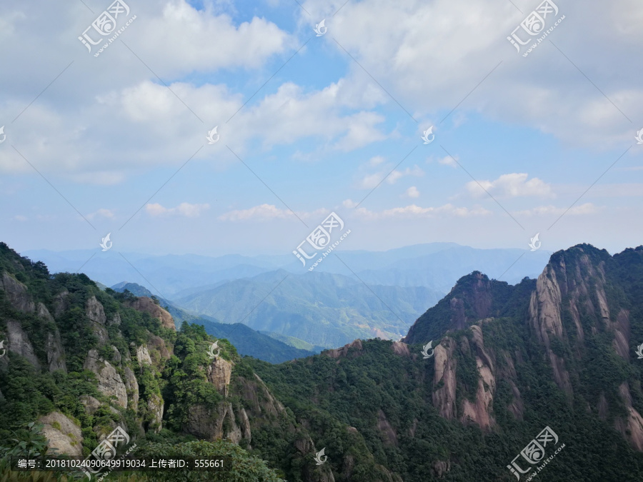 蓝天白云三清山