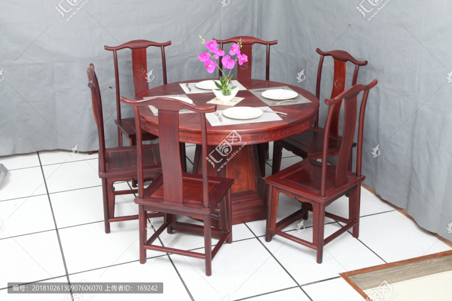 大红酸枝餐桌