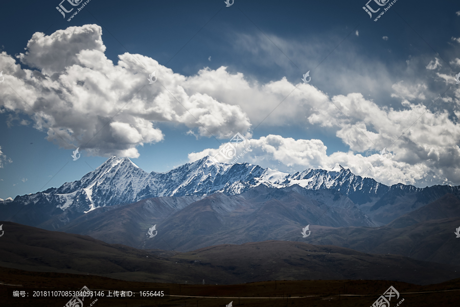 高原雪山