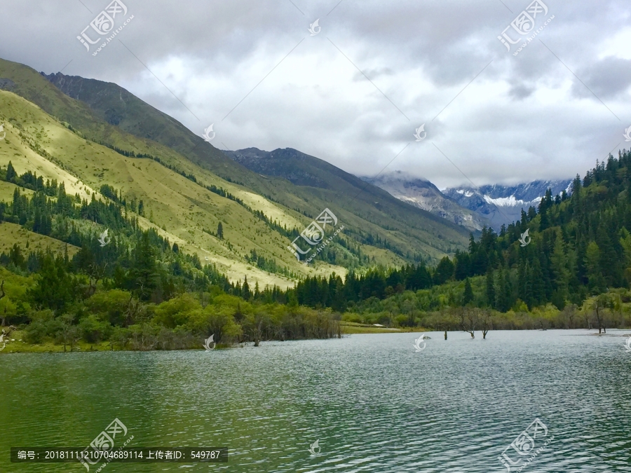 高山湖泊