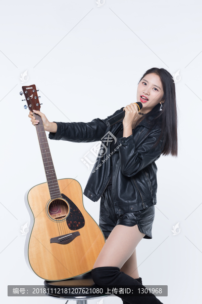 美女吉他手高清摄影图