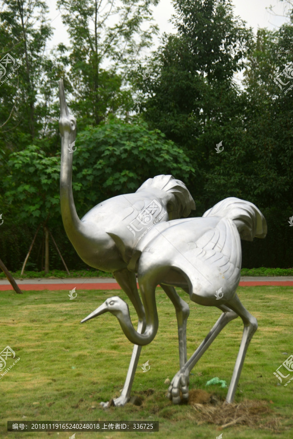 丹顶鹤雕塑
