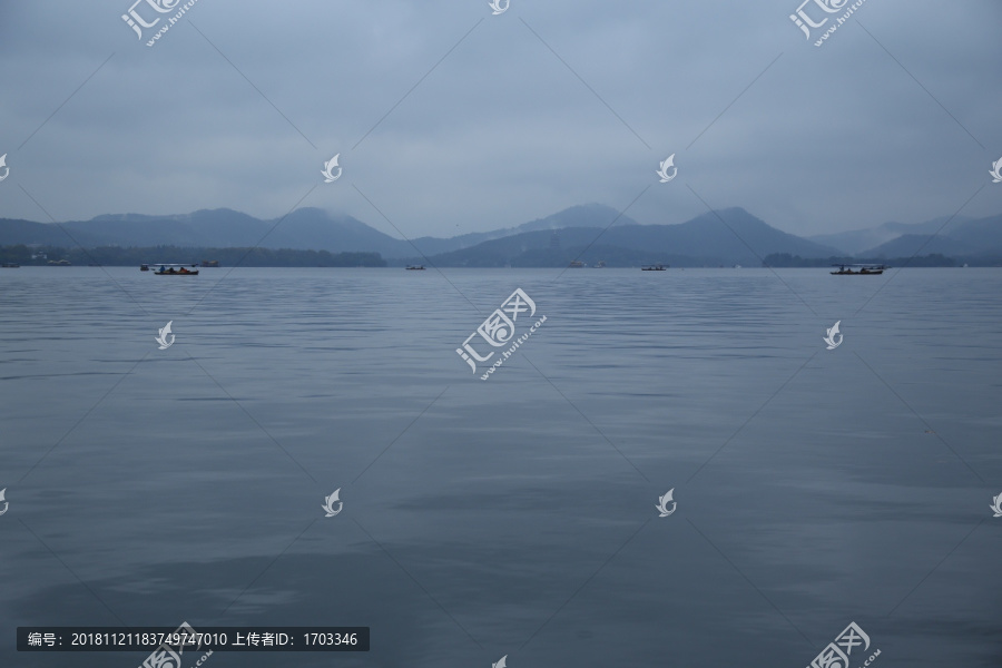 烟雨西湖