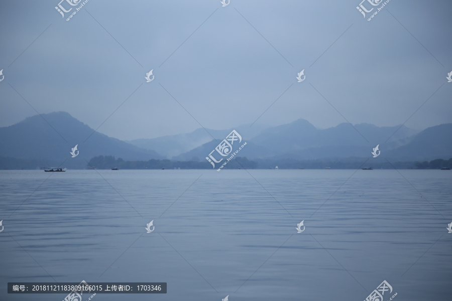 烟雨西湖