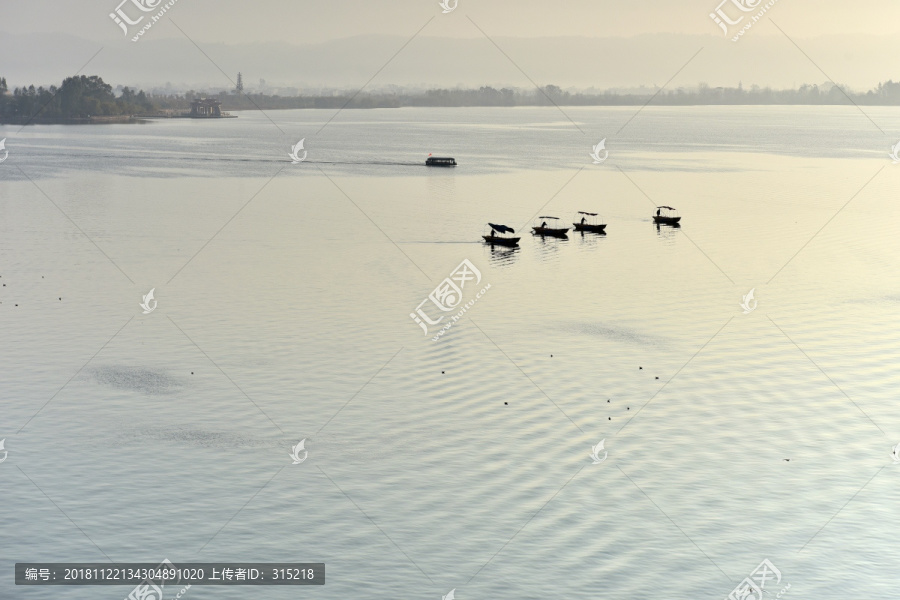 西昌邛海游船