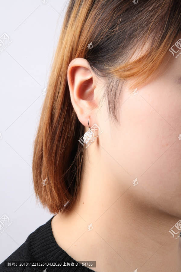 珍珠耳环