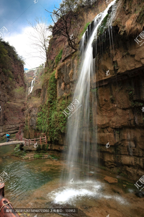 红石峡瀑布