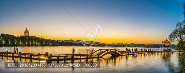 杭州西湖雷峰塔夜景