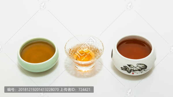 三个杯子里的普洱熟茶