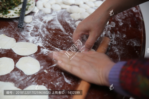 擀饺子皮