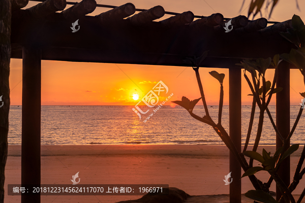 雷州半岛的海上日落