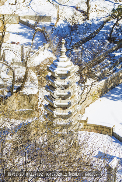 千山无量观葛公塔俯视春季雪景