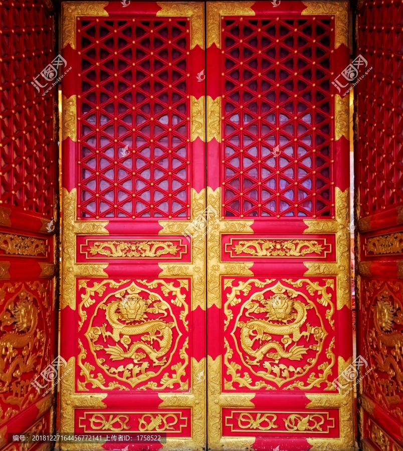 中式故宫门