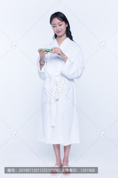 女生全棉浴袍图片