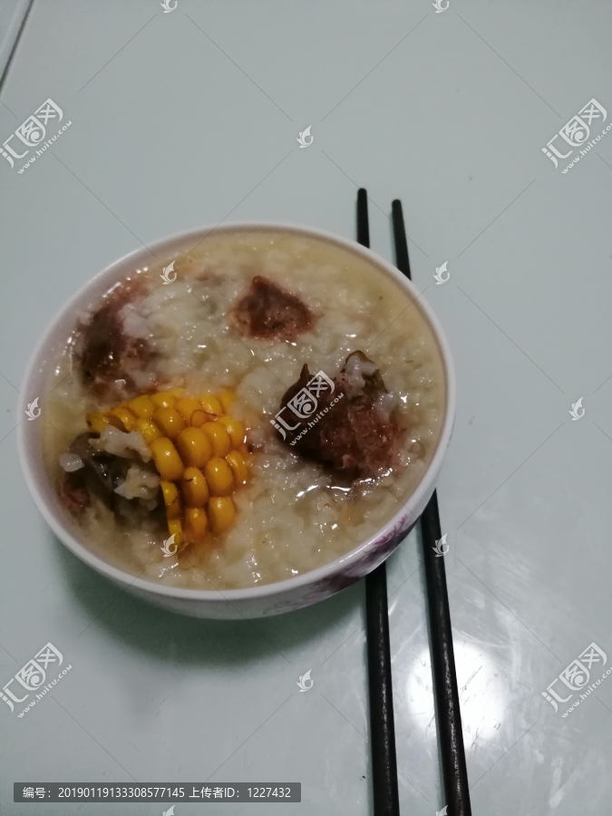 玉米排骨稀饭