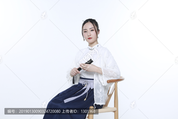 女子穿汉服高清大图