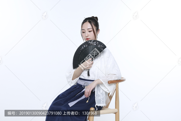 女子穿汉服高清大图