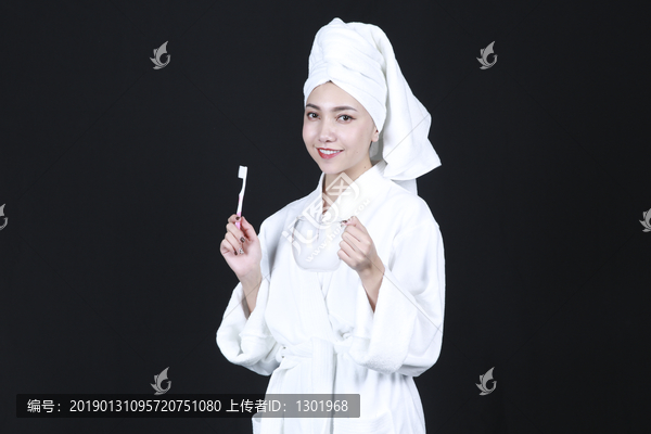 成人女士纯棉浴袍摄影图片