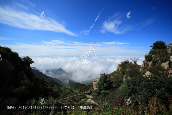 山东泰山云海之巅