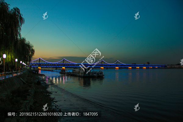 鸭绿江大桥夜景