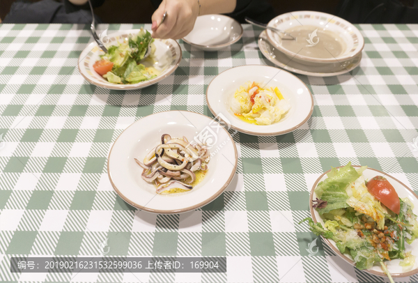 餐厅用餐