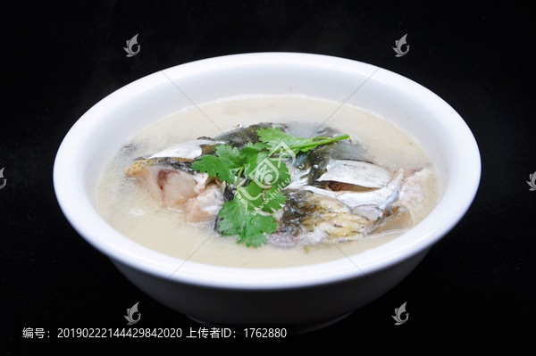 清炖鱼头汤