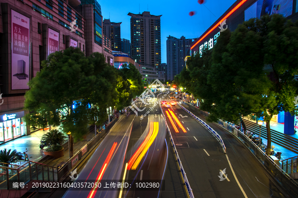 城市道路夜景