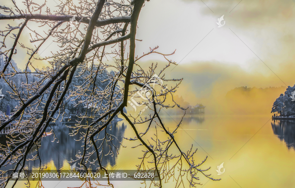 如琴湖云雾雪景