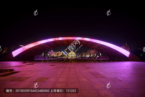 金华施光南音乐广场钢架拱桥夜景