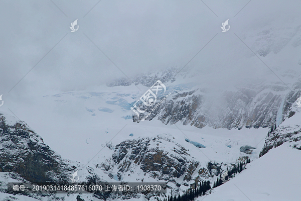 云中雪峰