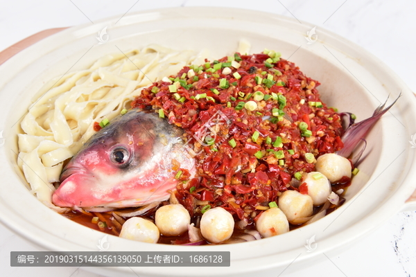 砂锅剁椒鱼头