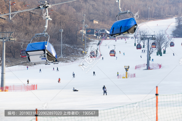 万科松花湖滑雪场索道