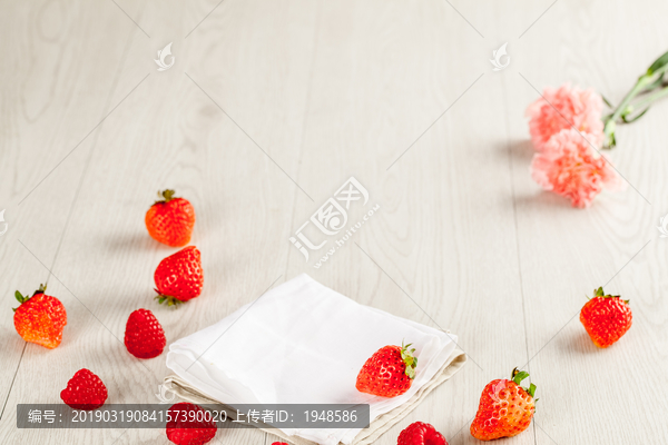 双莓红丝绒思慕雪