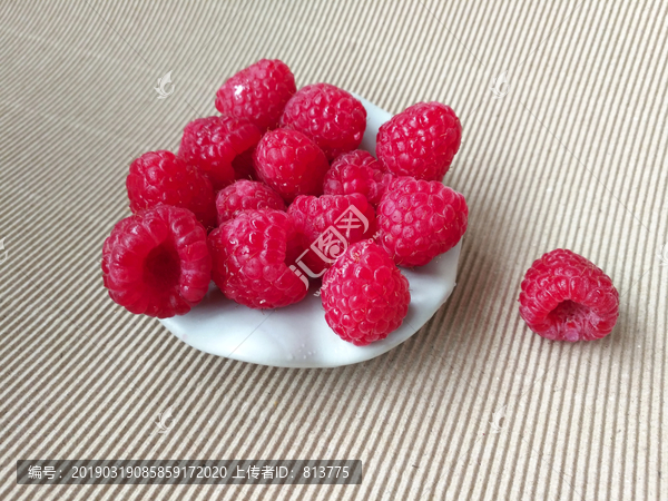 鲜果树莓素材