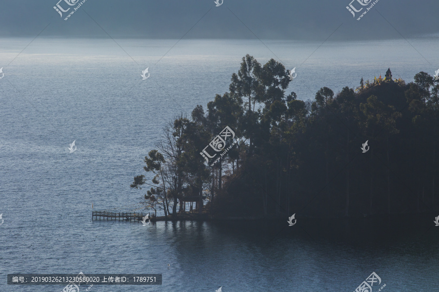 泸沽湖晨曦