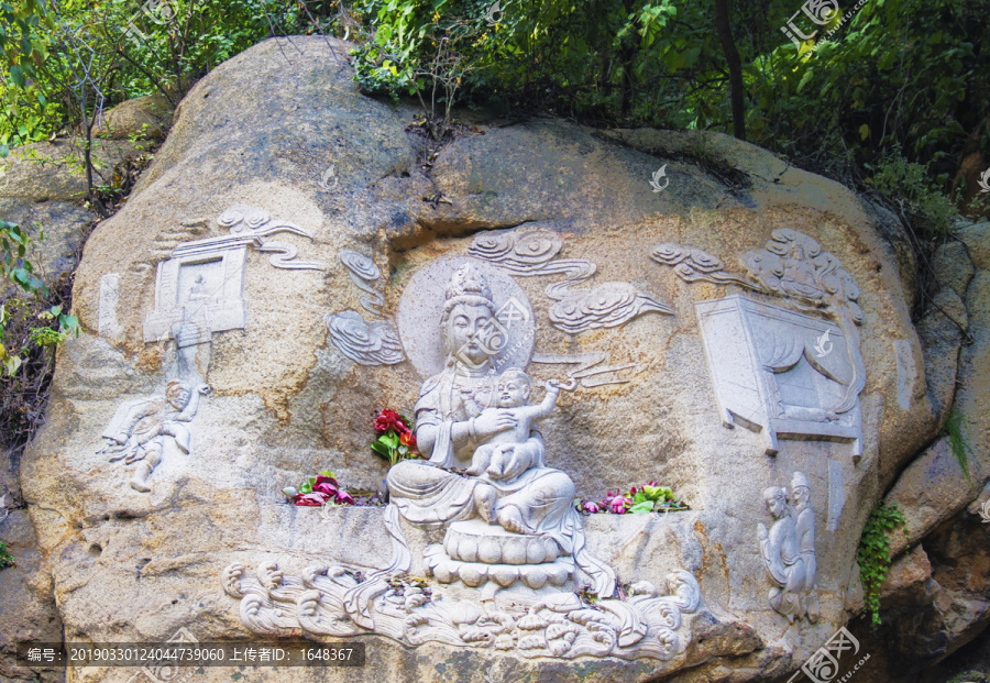 千山中会寺山壁送子观音浮雕像