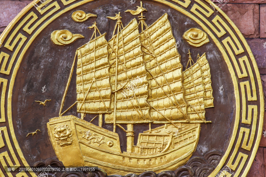 鎏金郑和航海船宝船雕刻