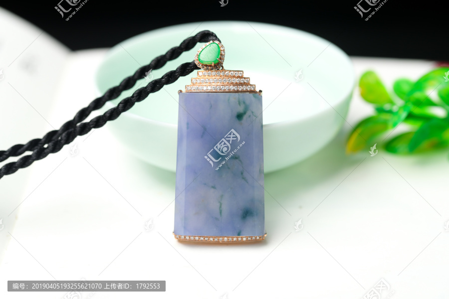 紫羅蘭翡翠