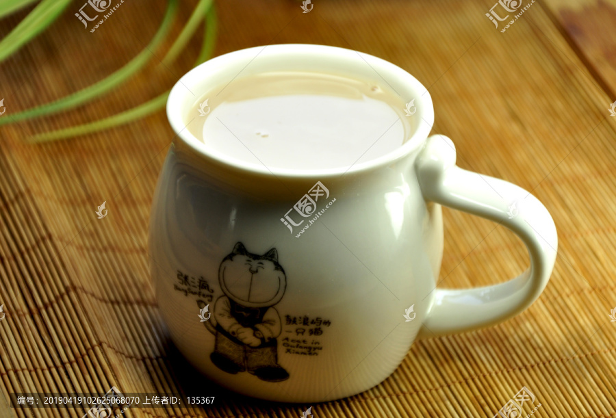 奶茶杯