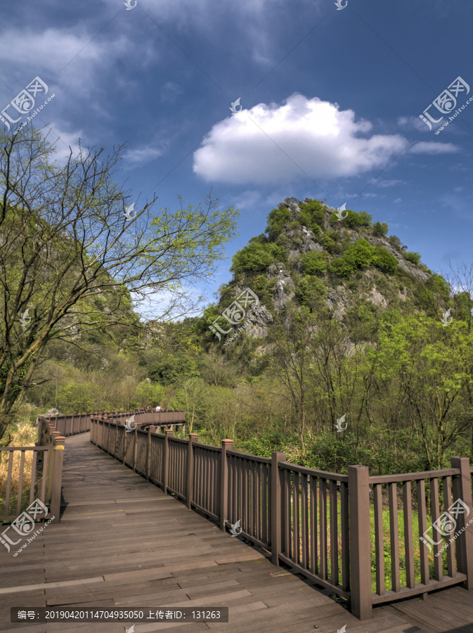 衢州三衢石林景区鹊桥木栈道