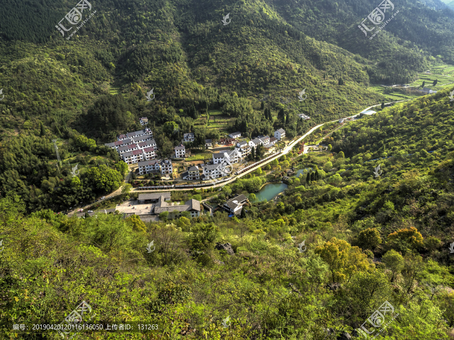 衢州三衢石林景区山脚民居