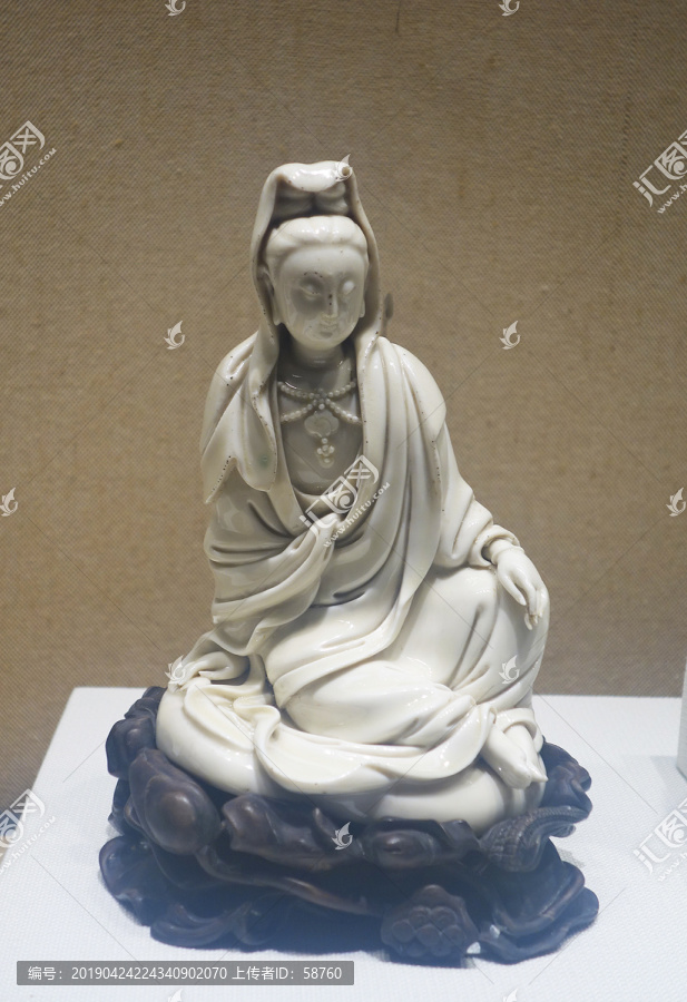 清代德化窑白瓷观音塑像