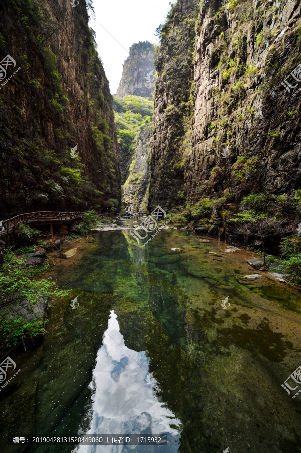 八泉峡