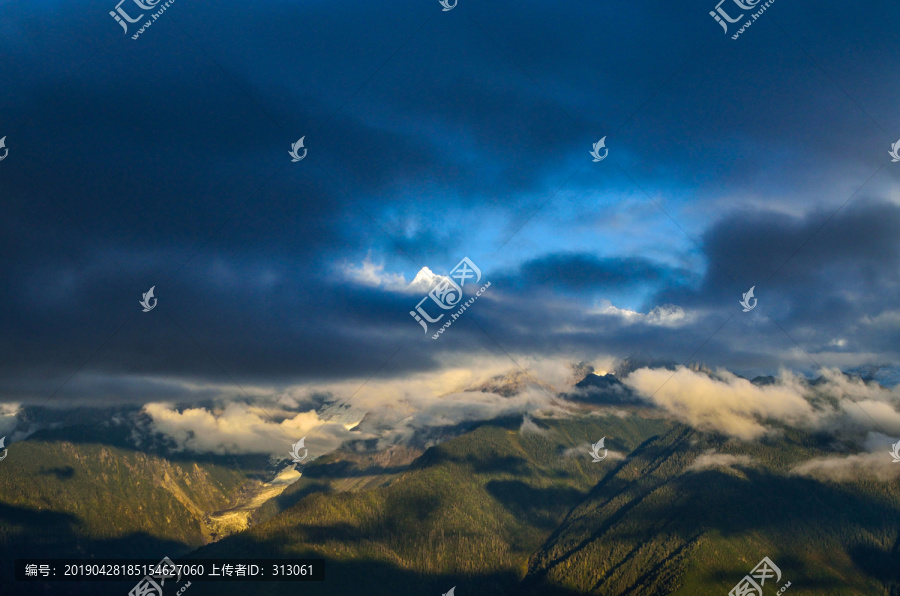 梅里雪山卡瓦格博峰