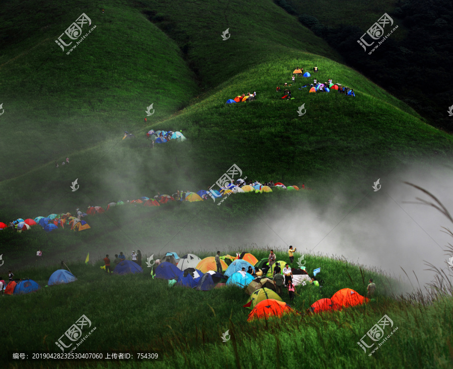 千顶帐篷满山峦