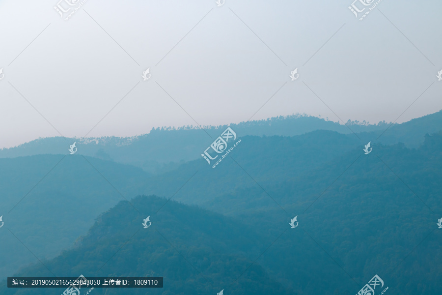 水墨群山