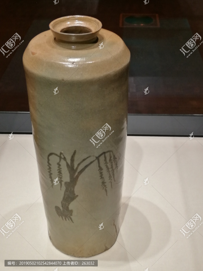 高丽青瓷铁画杨柳纹筒形瓶