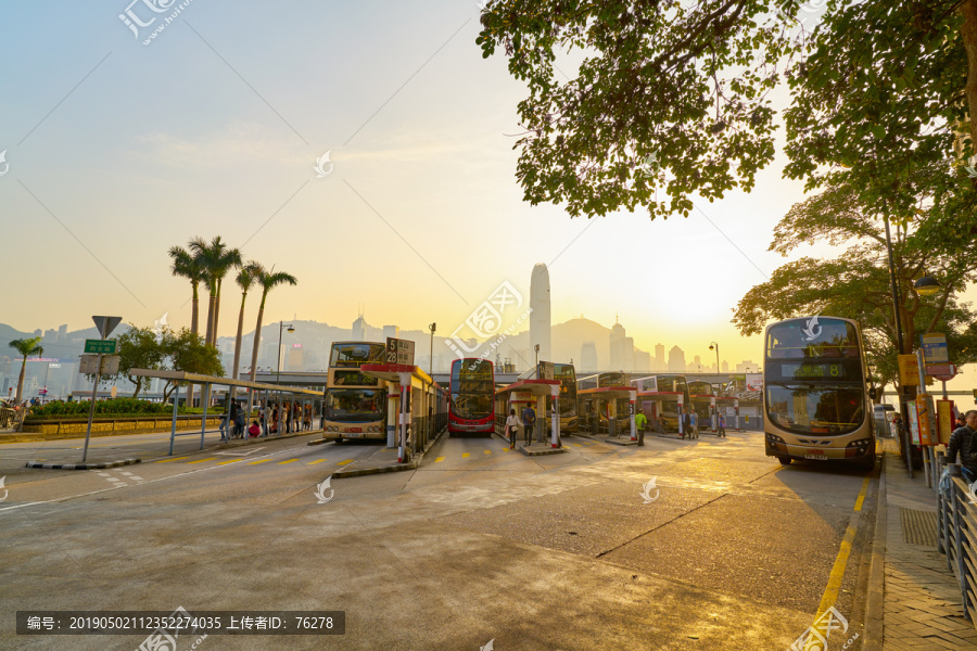 香港城市街景尖沙咀巴士总站