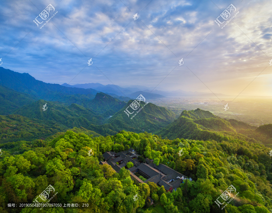 都江堰青城山上清宫日出