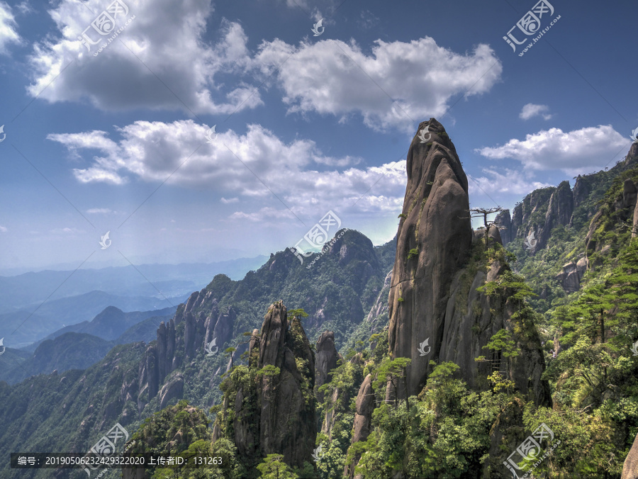 江西三清山独秀峰